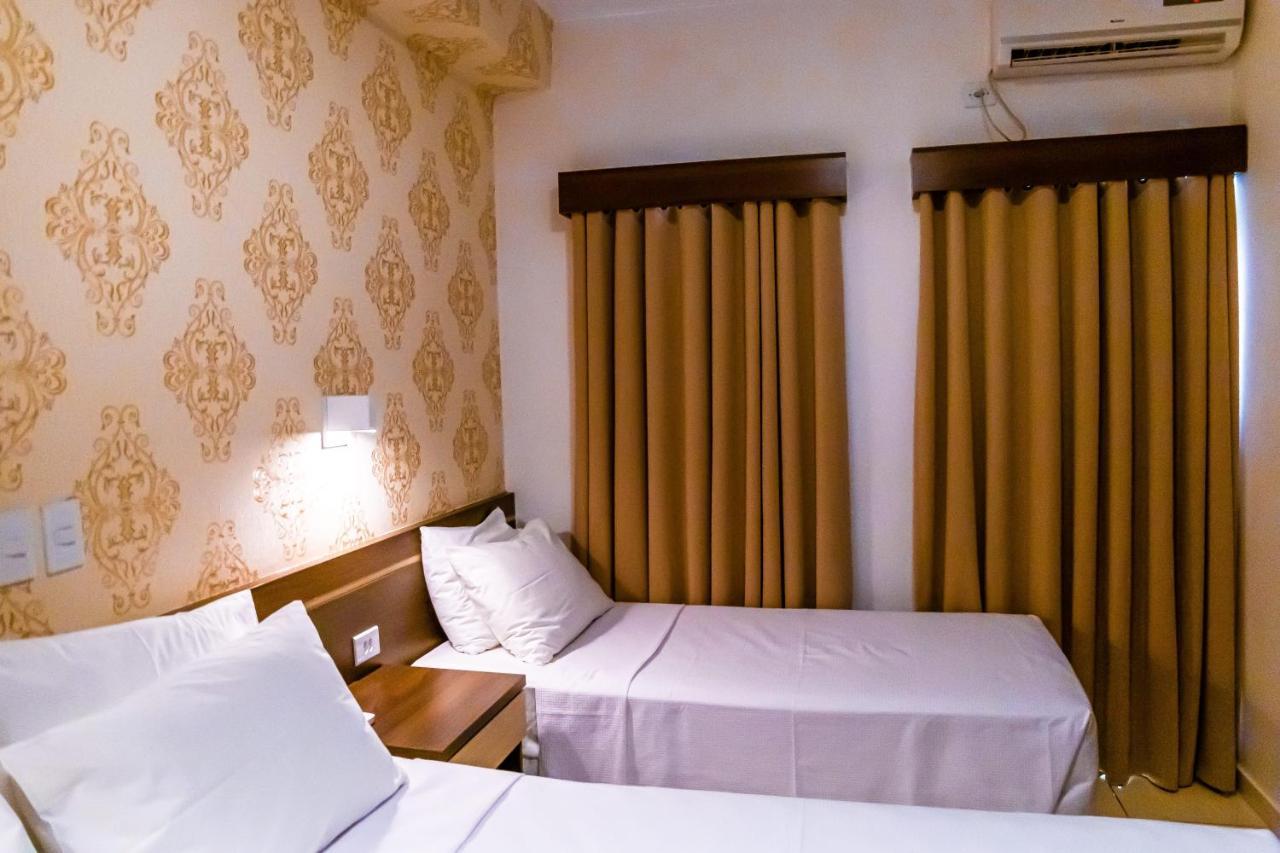 Ellus Hotel